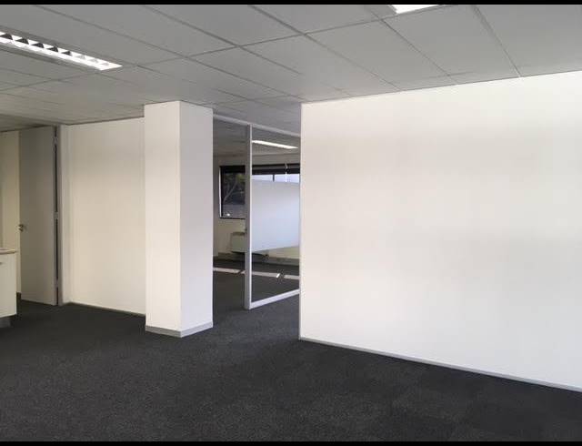 116M² OFFICE TO LET IN PINELANDS